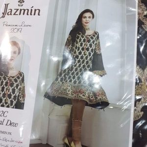 Lawn suite with chiffon dupata